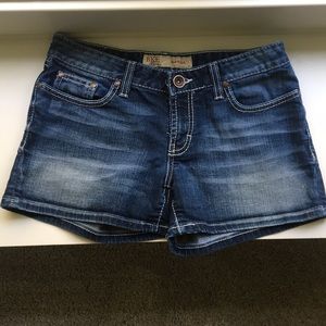 BKE Shorts Sabrina Size 28